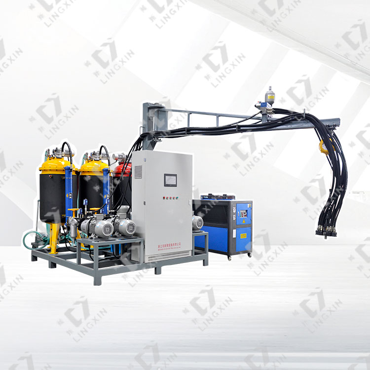 Polyurethane foaming machine
