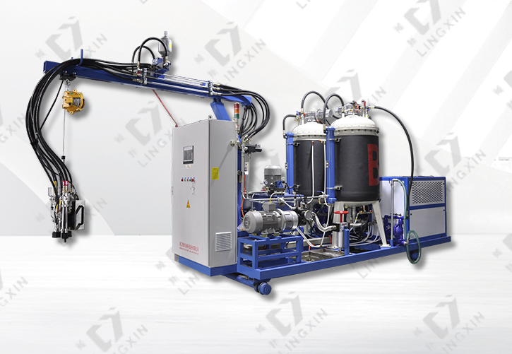 聚氨酯發(fā)泡機(jī)