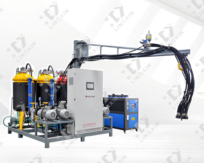 聚氨酯發(fā)泡機自動設(shè)備